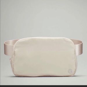 Lululemon Everywhere Belt Bag in Opal